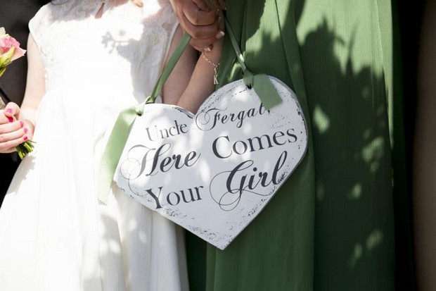 julie-cummins-real-wedding_here_comes_your_girl_sign