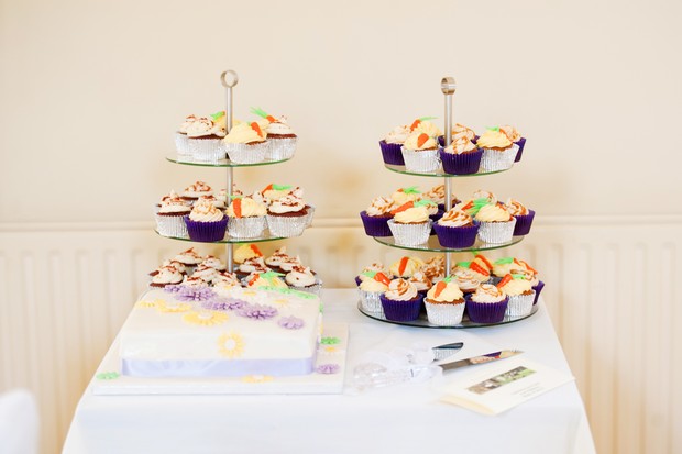 navy and white cupcakes wedding
