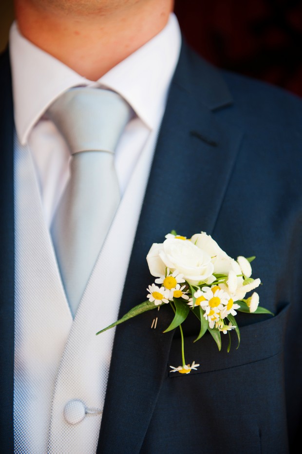 groom daisy wedding boutonnaire 