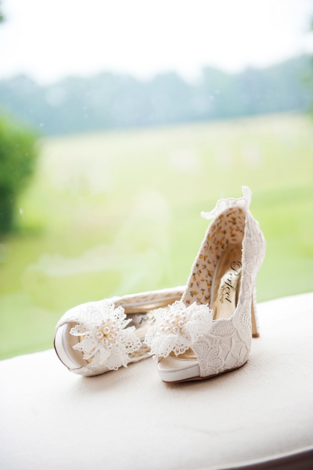 perfect vintage white lace wedding shoes floral