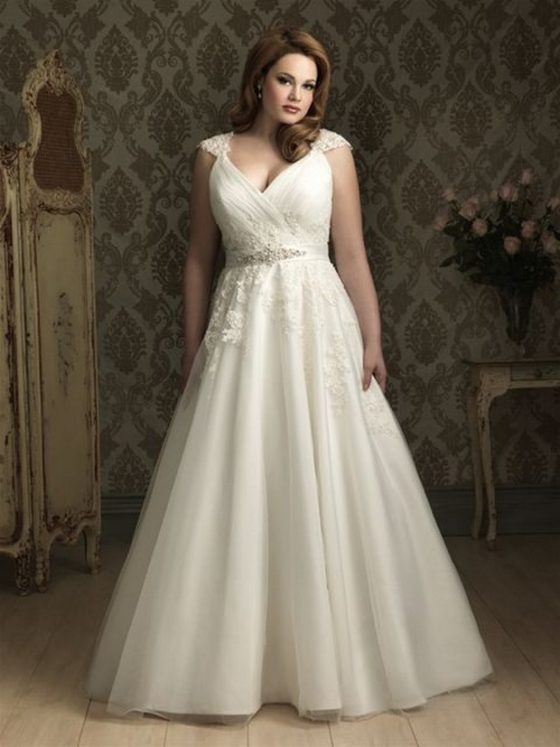 8 Perfect Plus Size Wedding Dresses Collections | weddingsonline