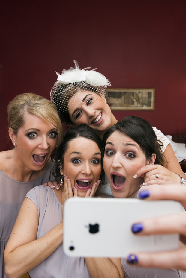 bride-bridesmaids-selfie