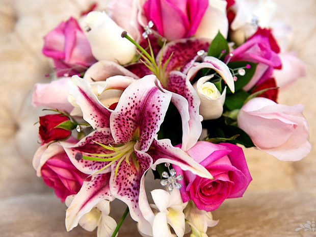 stargazer-lily-bouquet