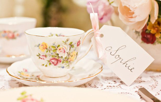 vintage-teacup-place-setting-wedding