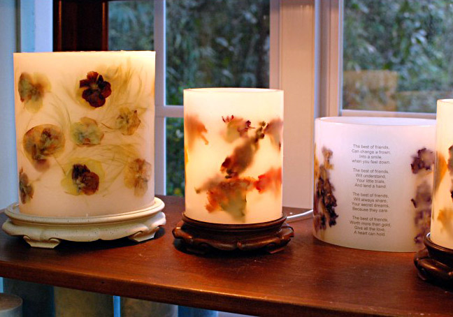 candles-with-flower-petals