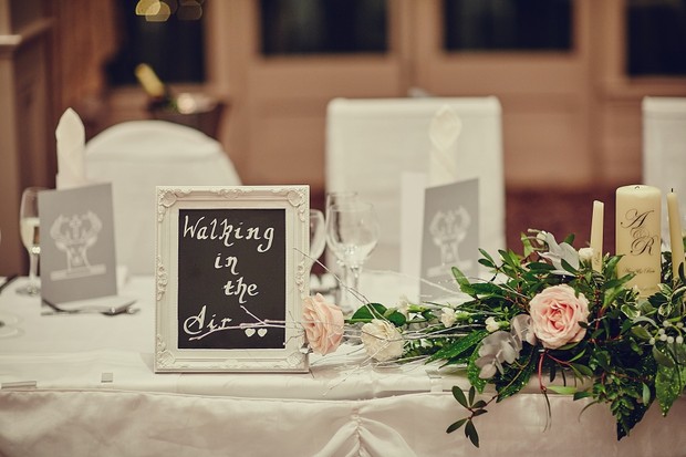 49-winter-wedding-theme-tables
