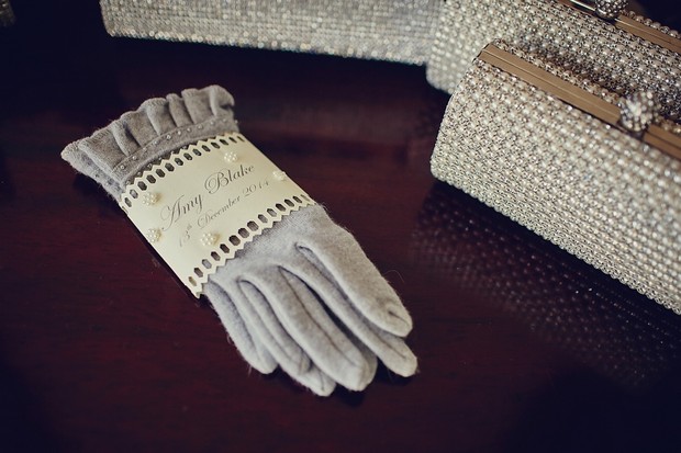 9-winter-wedding-ideas-personalised-gloves