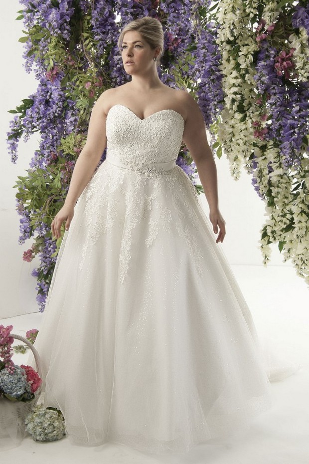 callista-plus-size-wedding-dress-rome