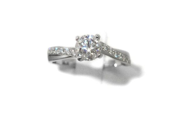 christopher-murphy-jewellers-engagement-ring