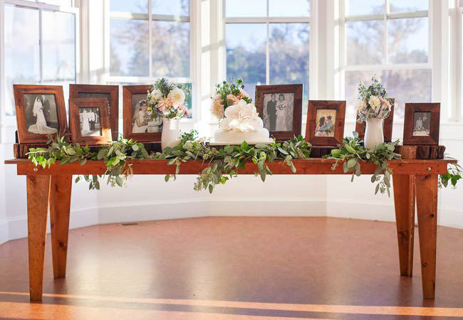 family-wedding-photo-table