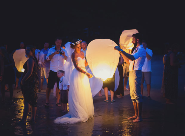 floating-lanterns-wedding