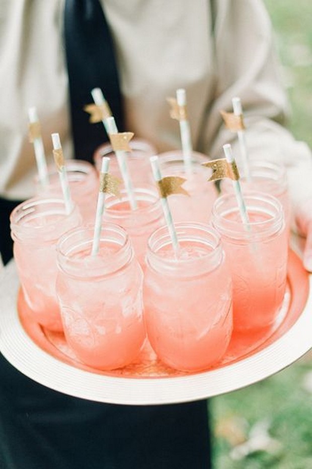 signature-cocktail-serve-wedding