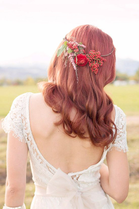 loose-waves-wedding-hairstyle-floral-crown