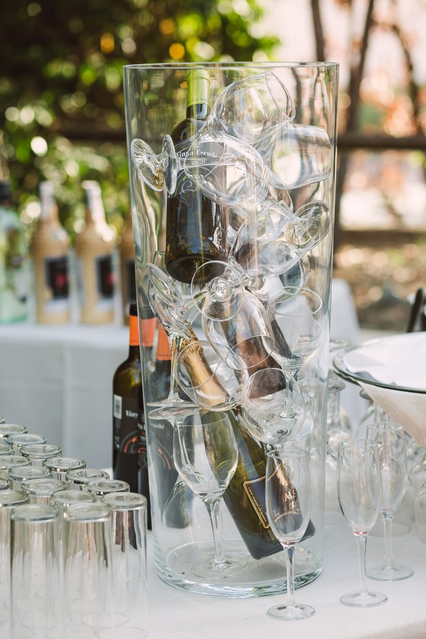 wine_glass_display_outdoor_Wedding