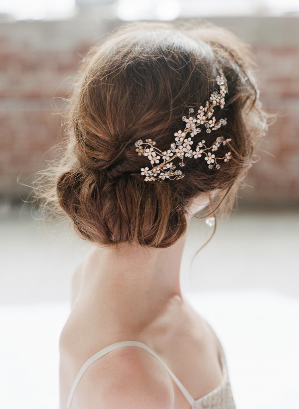 messy-bridal-updo-wedding-hairstyles