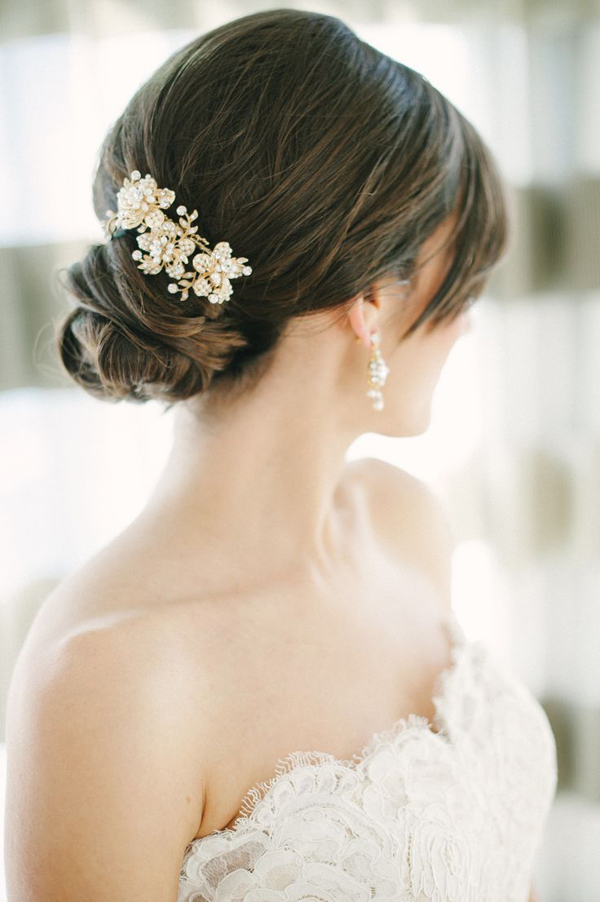 pretty-bridal-updo-withsparkly-accessories