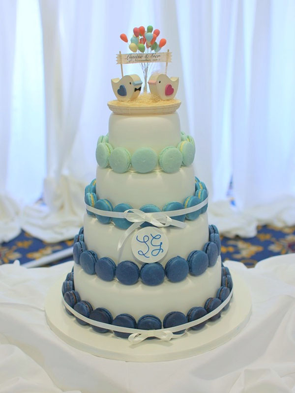 macaron-wedding-cake