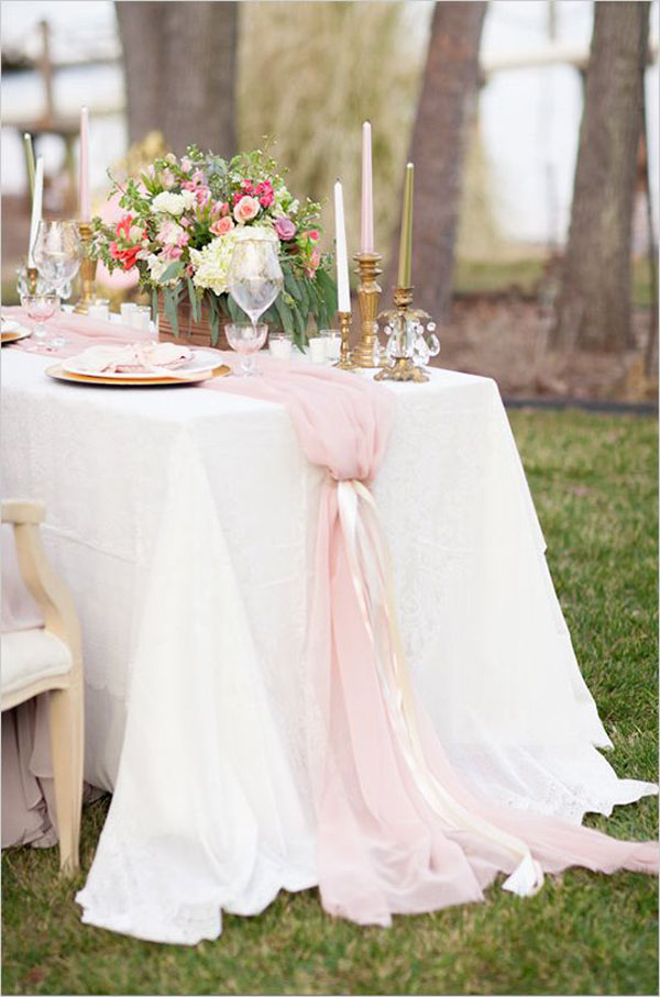 pink-tulle-chiffon-table-runner-wedding