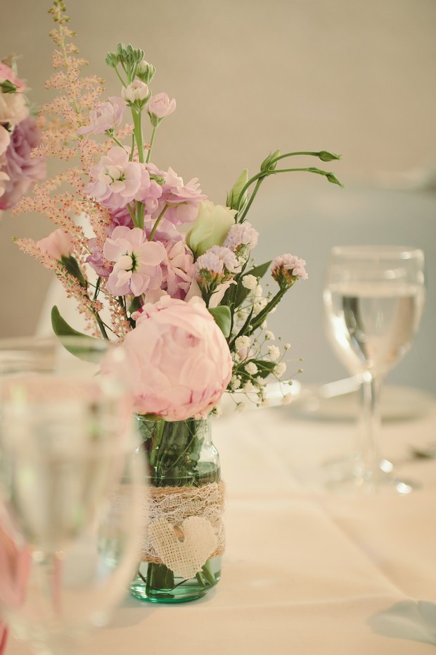 pretty-vintage-country-style-pastel-wedding-centerpiece-flower-display-twine