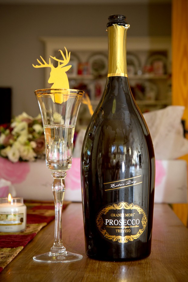 gold-new-years-eve-wedding-champagne-stags=head-glass