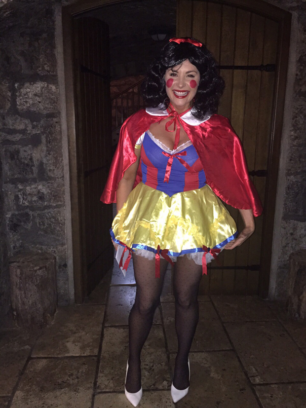lisa-cannon-hen-party-snow-white-costume