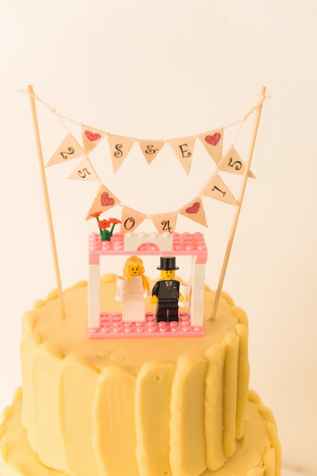 cute-lego-cake-toppers-wedding-bunting (1)