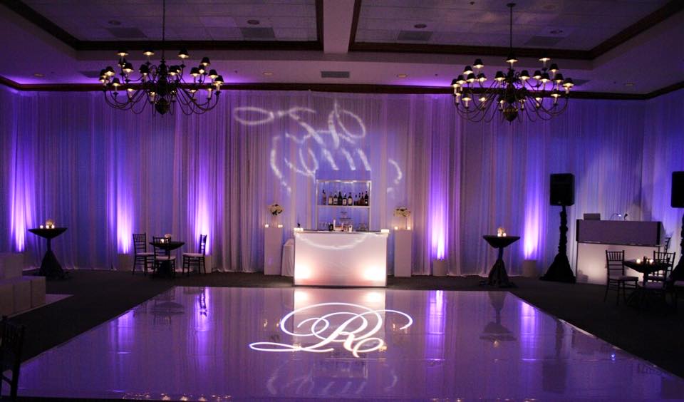 illuminated-monogram-wedding-decor-hire-sparkledancefloor