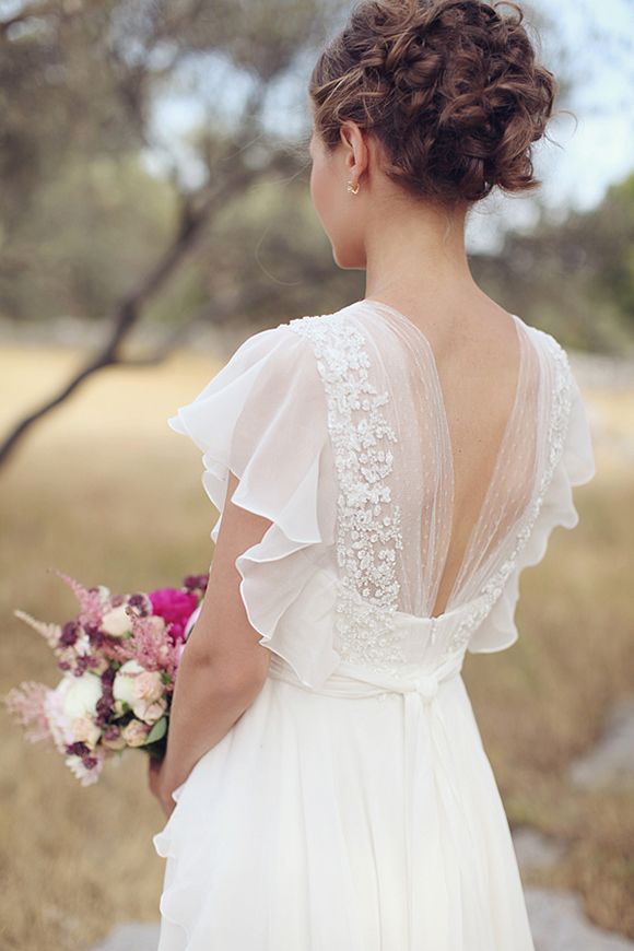 romantic-backless-wedding-dresses