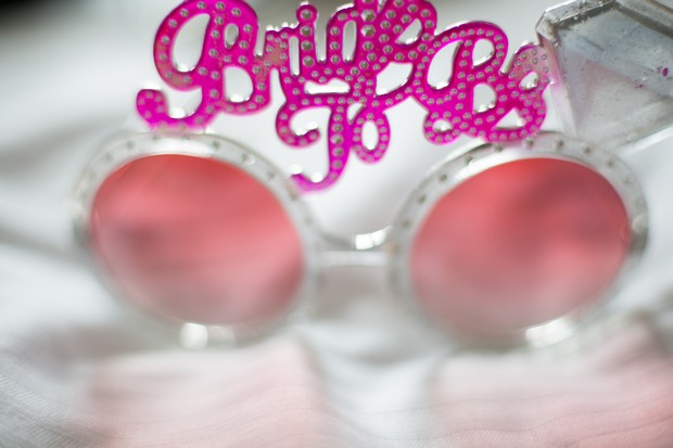 fun-hen-props-sunglasses-bride-to-be