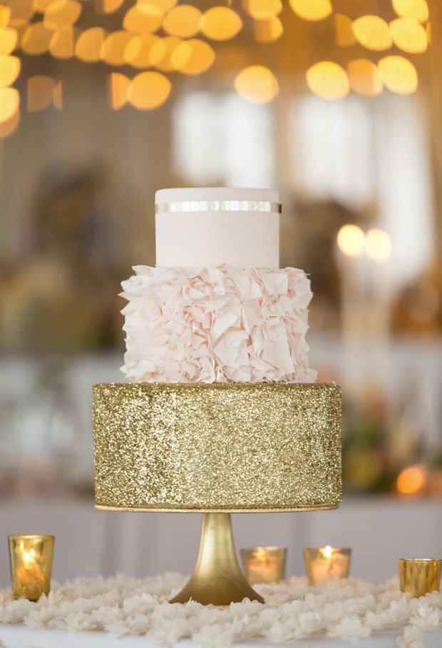 gold-ruffle-wedding-cake