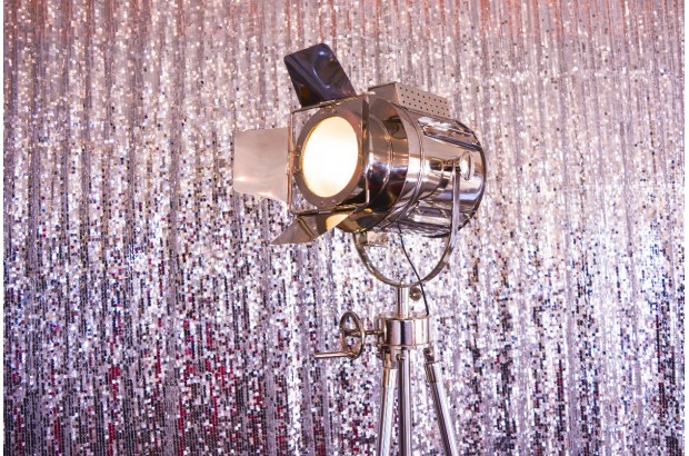 silver-sequin-backdrop-wedding-photobooth