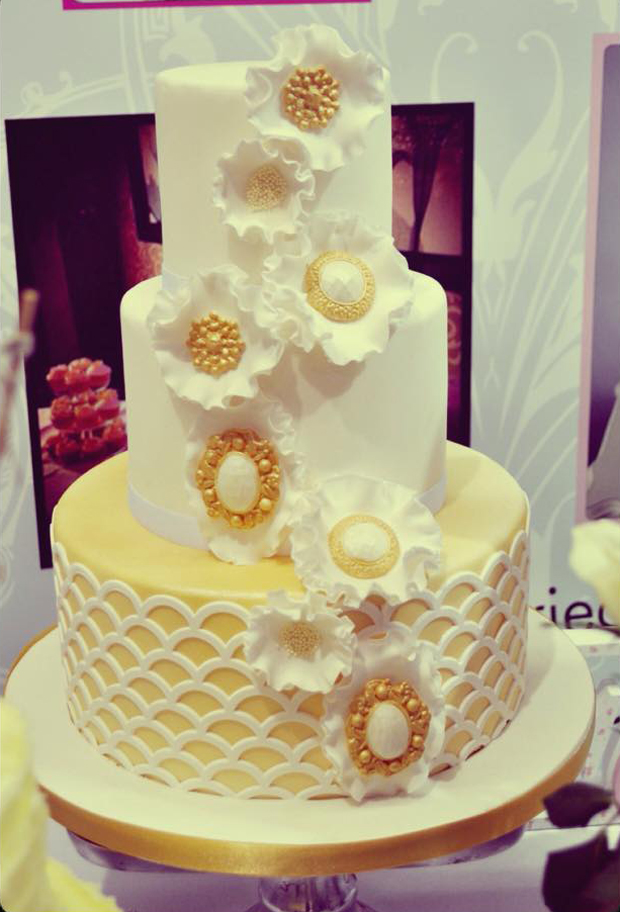 white-gold-wedding-cake