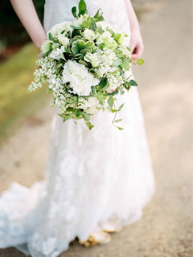White & green winter wedding bouquet by The French Touch