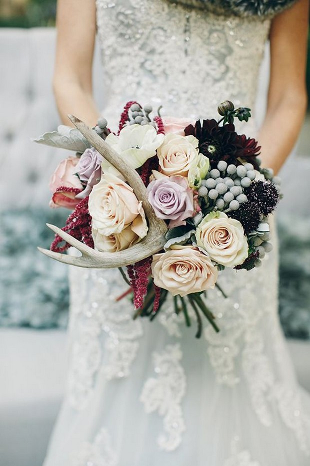 unusual-winter-wedding-bouquet-accessories