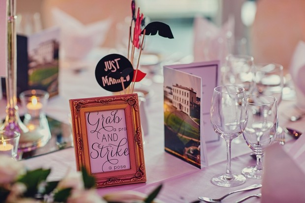 35-photo-props-on-table-wedding-entertainment-ideas