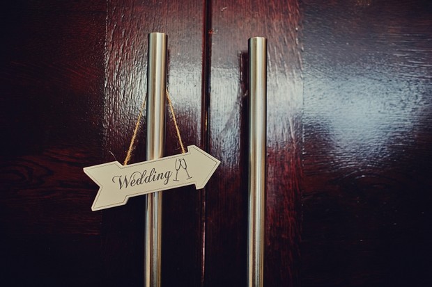 39-wedding-sign-arrow