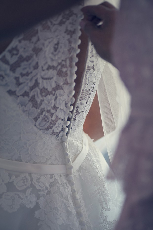 10-Button-Wedding-Dress-Lace-Couple-Photography-weddingsonline