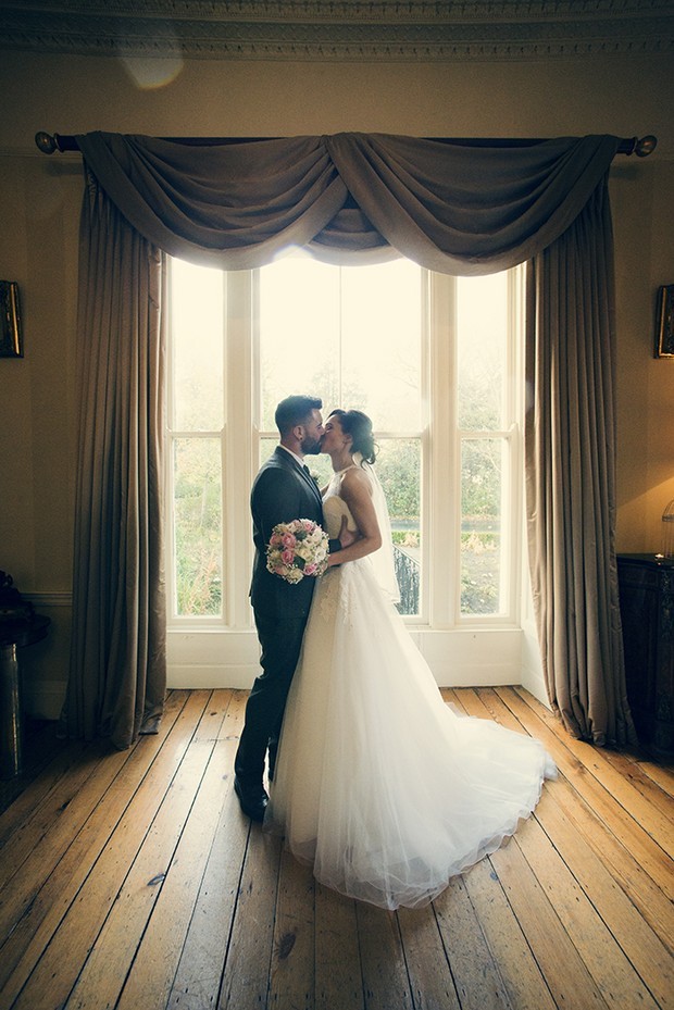 37-Beautiful-Wedding-Portrait-Window-Couple-Photography