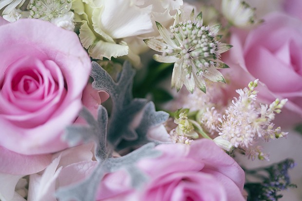 5-Pink-Roses-Wedding-Bouquet-Close-Up