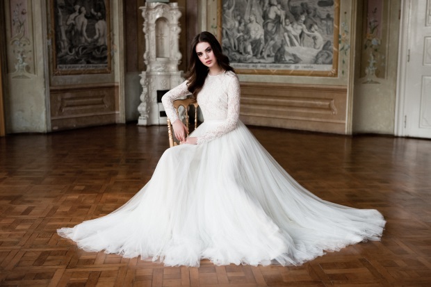 Modern-Ballgown-wedding-dress-long-lace-sleeves-daarlarna-663