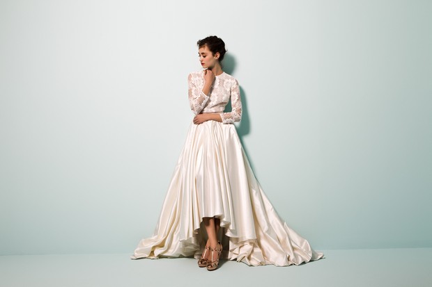 Modern-vintage-inspired-wedding-dress-high-low-hem-daarlarna