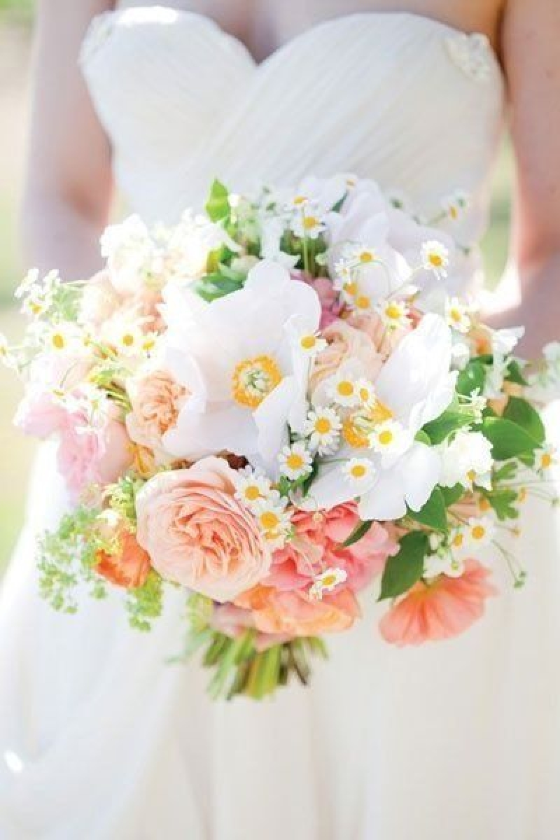 Whimsical-Summer-Daisy-Wedding-Bouquet-FrogPrince