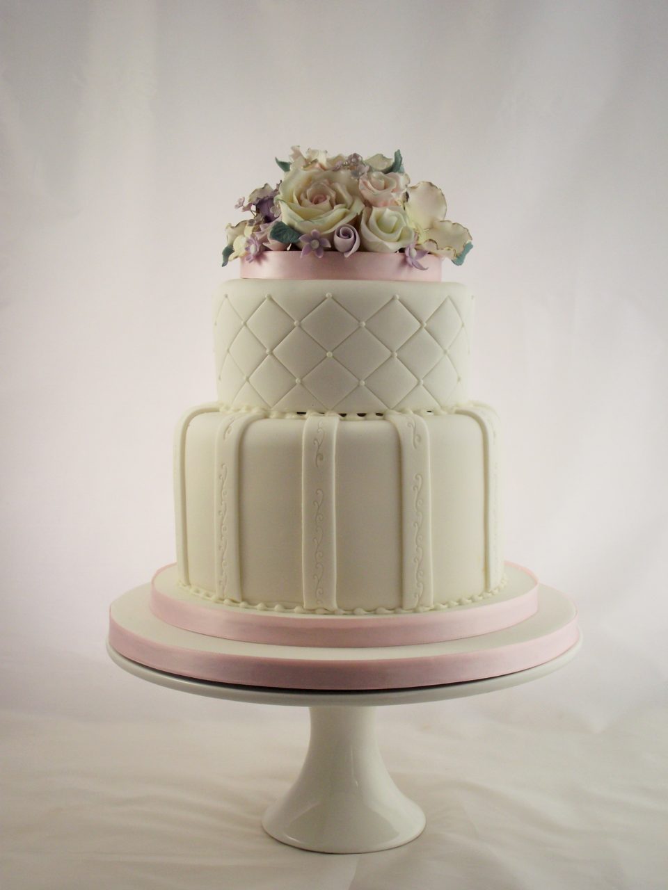 cake-rise-ivory-floral-wedding-cake