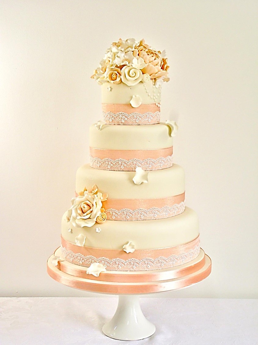 cake-rise-peach-wedding-cake