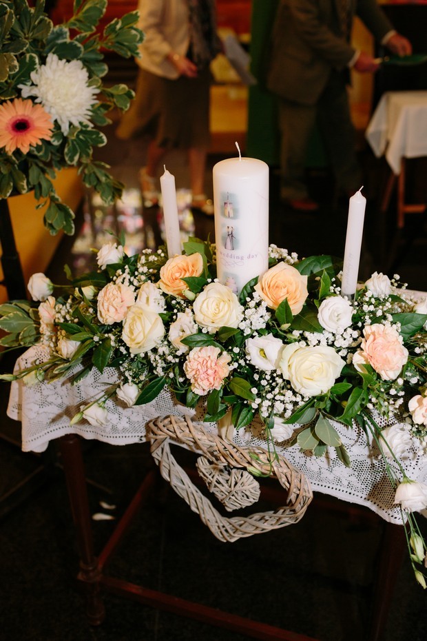 22-Wedding-Candle-Display-Flowers
