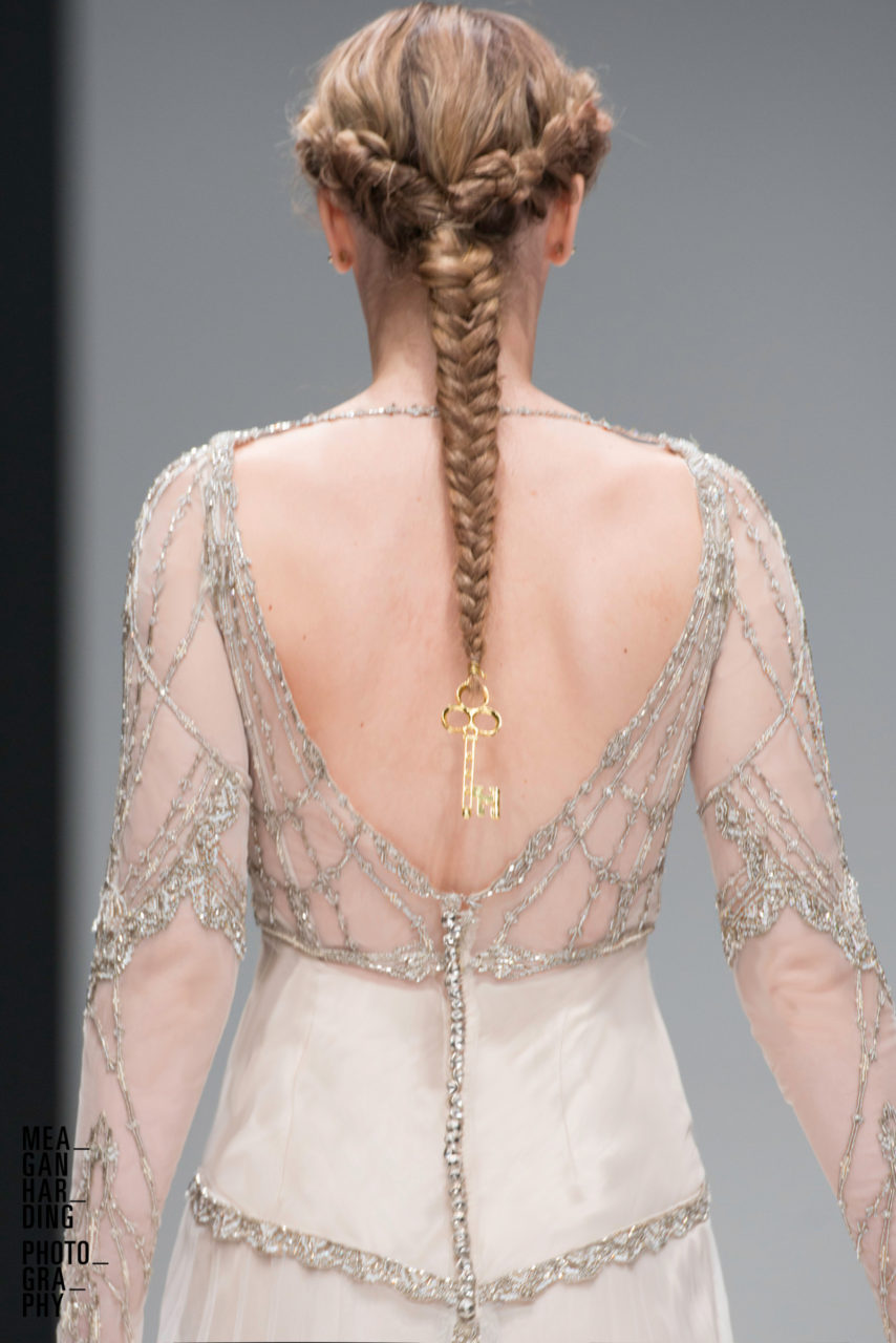 Gwendolynne-Phoebe-Vintage-Style-Wedding-Dress-Hair-Key
