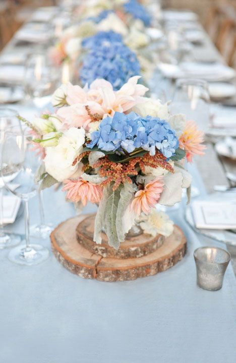 blue-peach-wedding-table