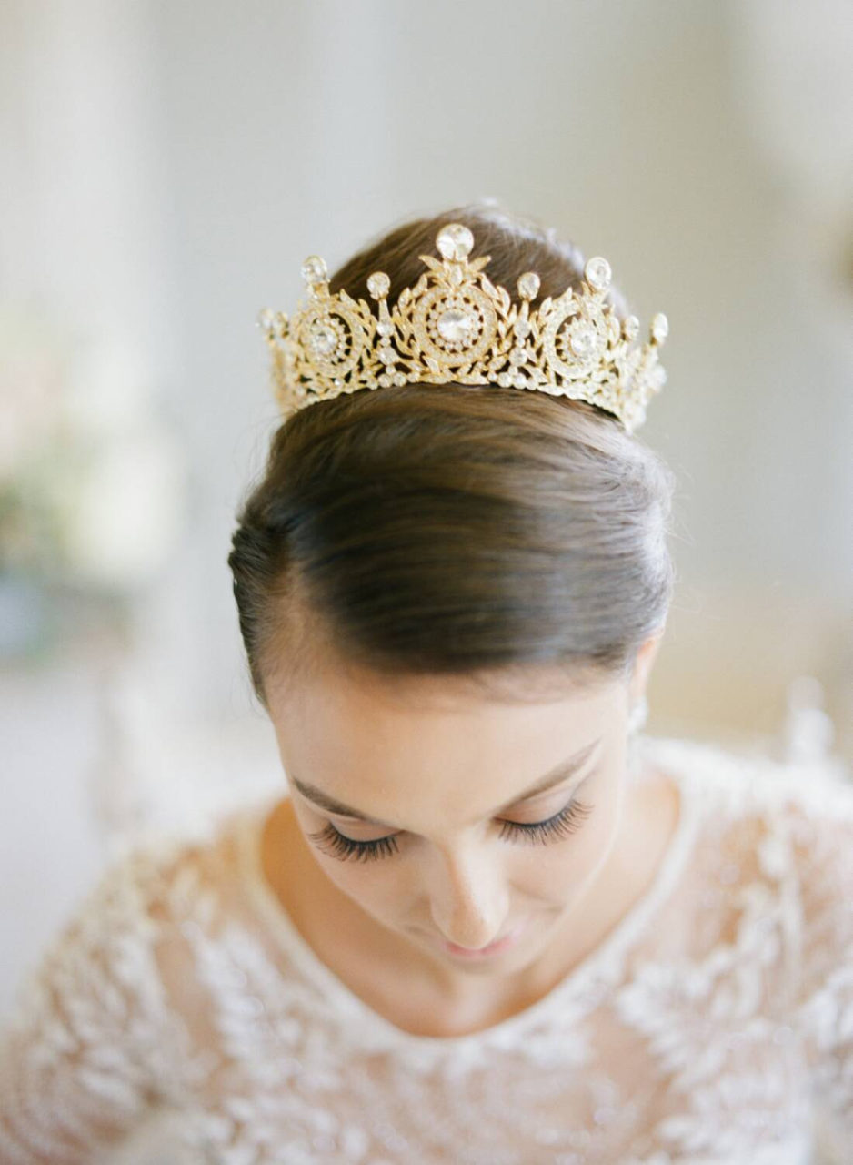 solid-round-bridal-crown-gold-edenluxe-front