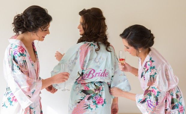 wedding-keepsakes-floral-bride-bridesmaid-robes
