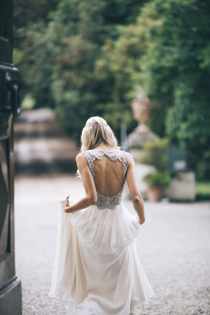 Swoon-Worthy-Wedding-Dress-Details-Jenny-Packham-Keyhole-Back-greylikesweddings